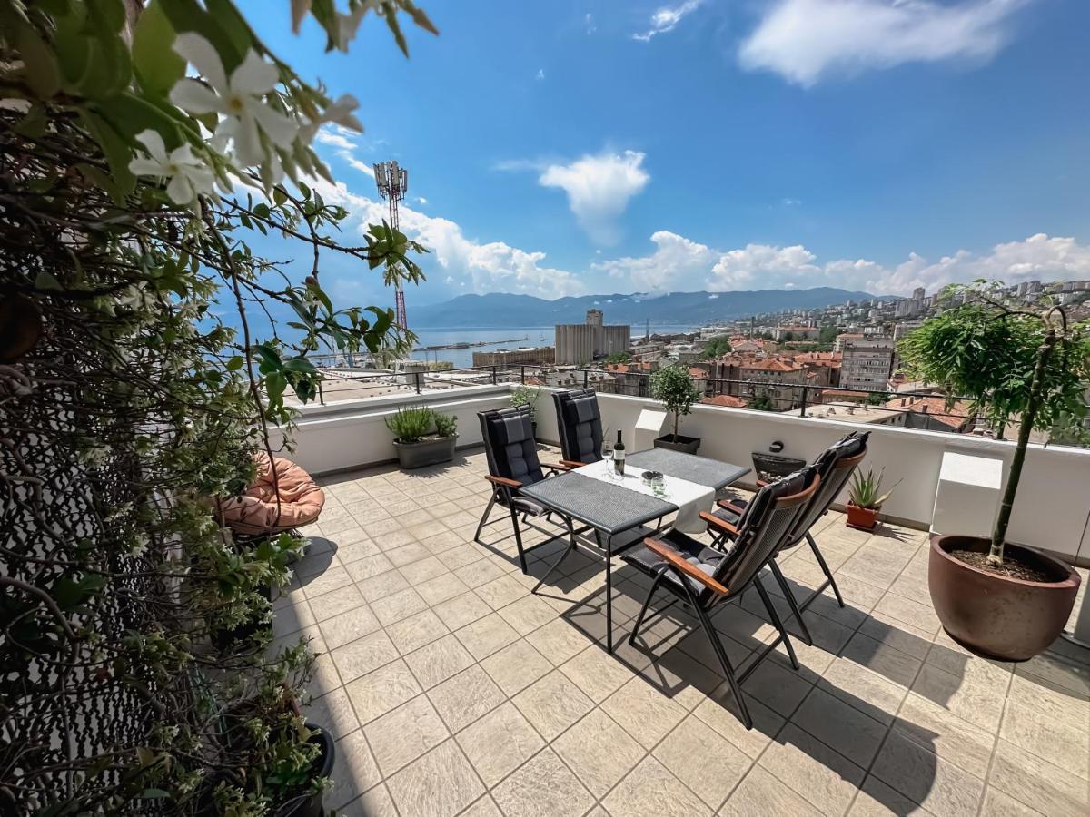 105M2 Penthouse Sea View Rijeka With Free Garage Parking Apartment Bagian luar foto